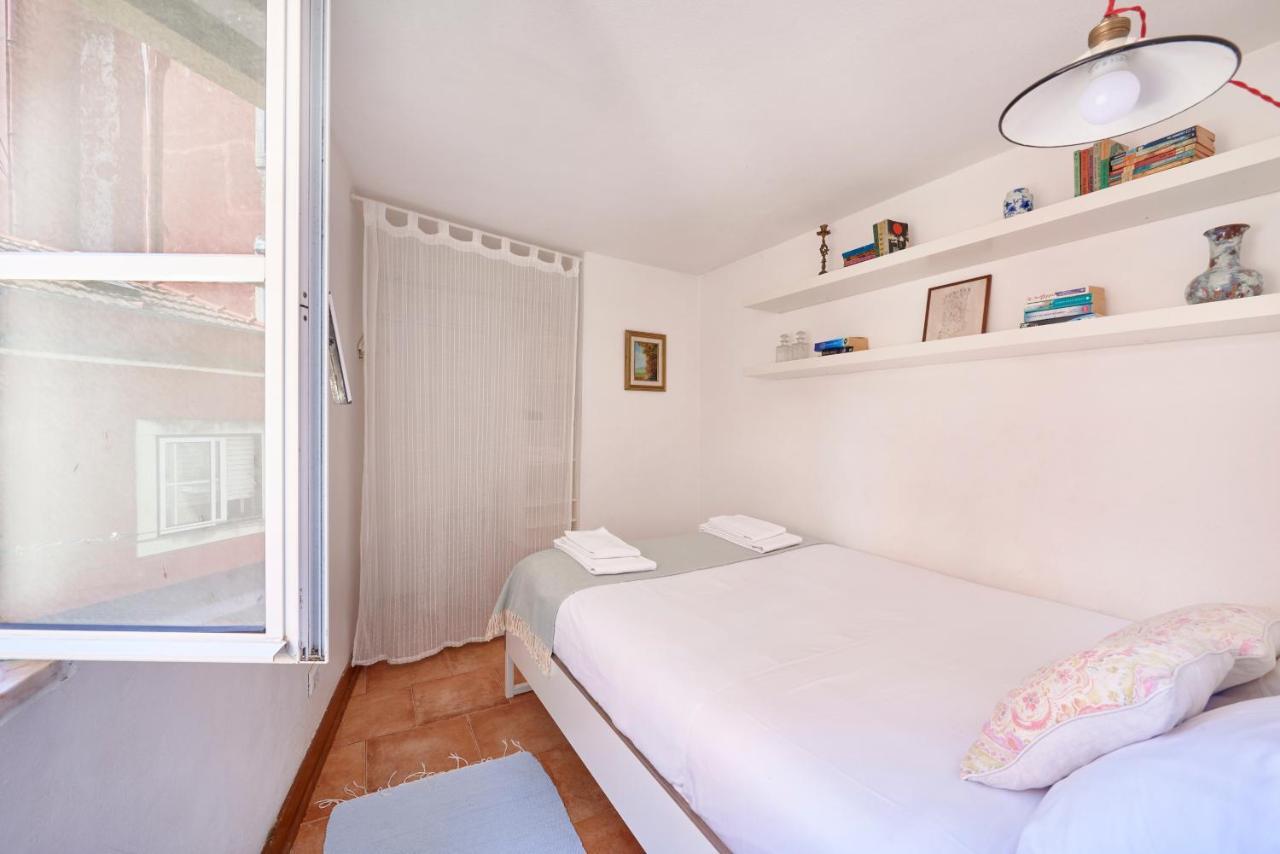 Light Filled Apartment Near Chiado, By Timecooler Lizbona Zewnętrze zdjęcie