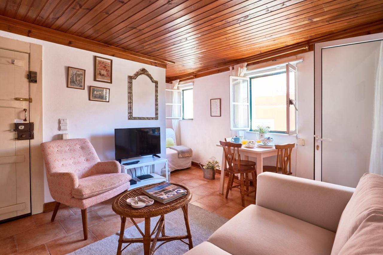 Light Filled Apartment Near Chiado, By Timecooler Lizbona Zewnętrze zdjęcie