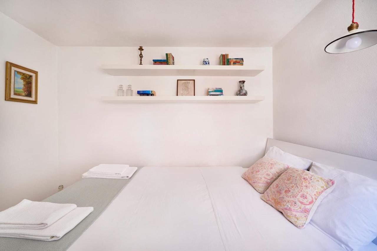 Light Filled Apartment Near Chiado, By Timecooler Lizbona Zewnętrze zdjęcie